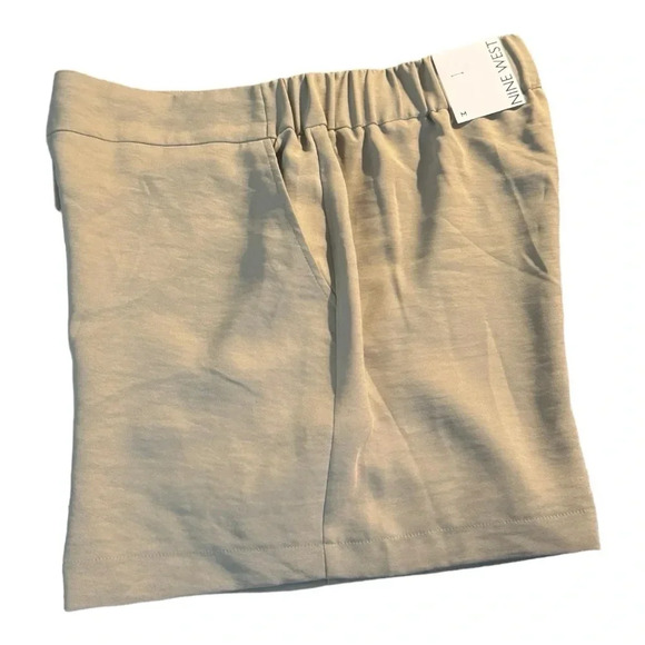 Nine West Pull Up Shorts - Picture 5 of 7